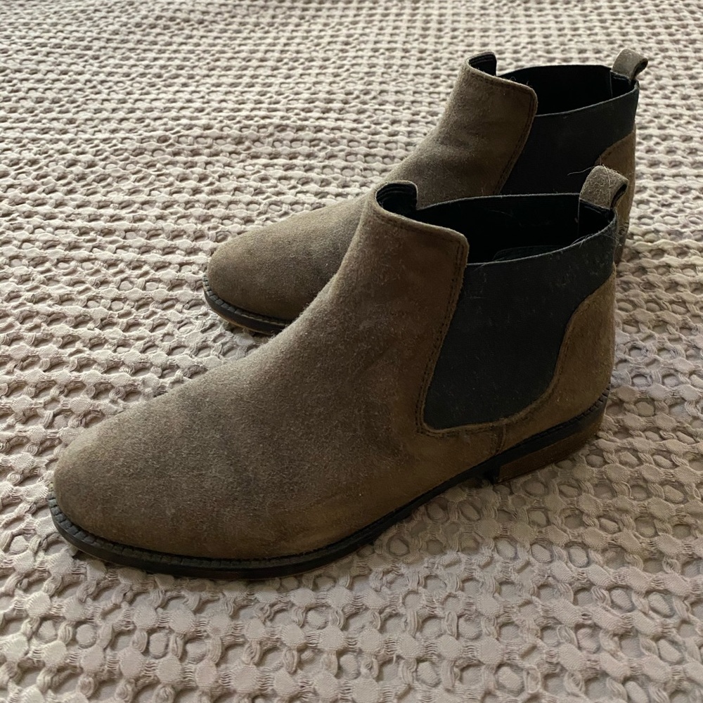 Chelsea boots